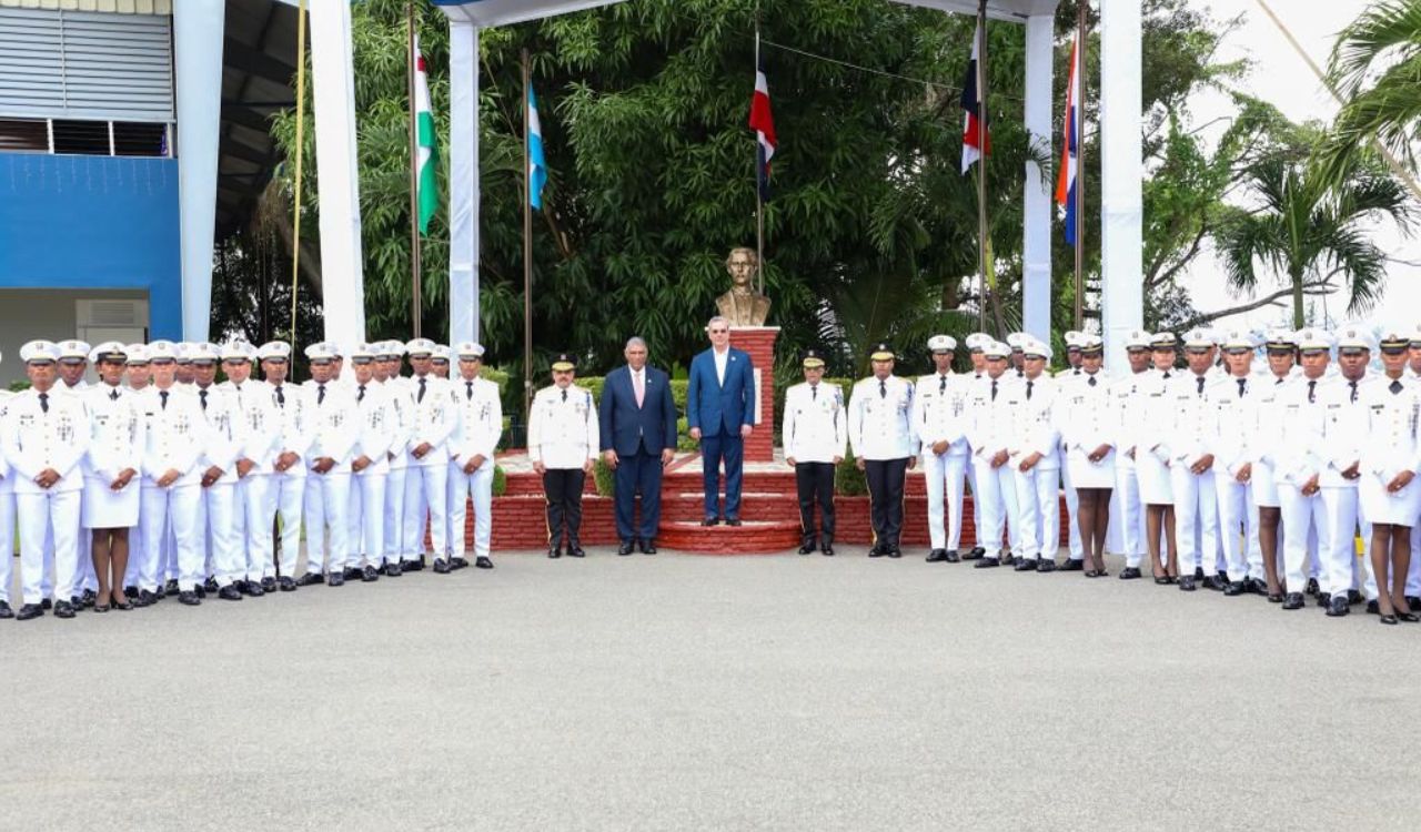 Notisancri Abinader Encabeza Graduaci N De Cadetes De La Polic A